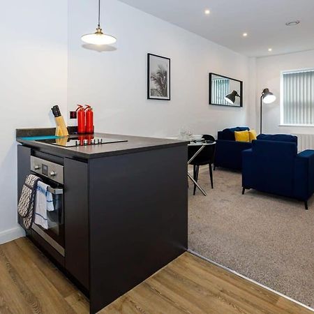 Contemporary 1 Bed Apartment Central 볼턴 외부 사진