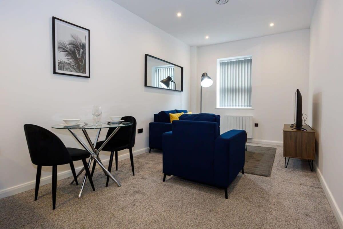 Contemporary 1 Bed Apartment Central 볼턴 외부 사진