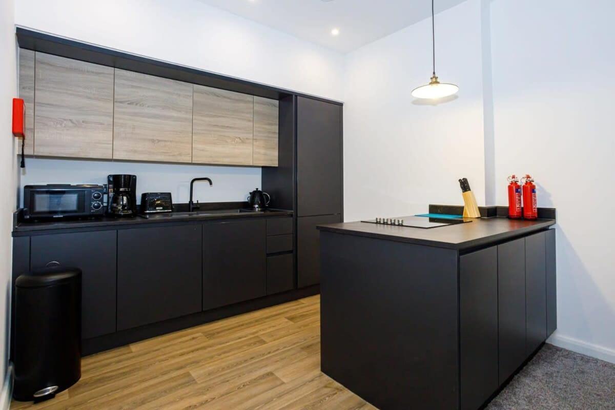 Contemporary 1 Bed Apartment Central 볼턴 외부 사진